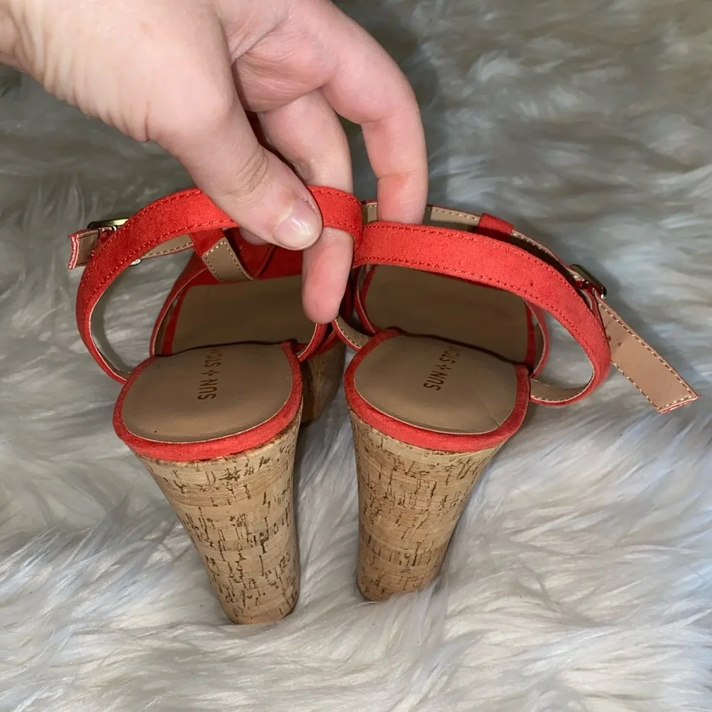 Sun & Stone salmon colored wedges size 9 NWOT